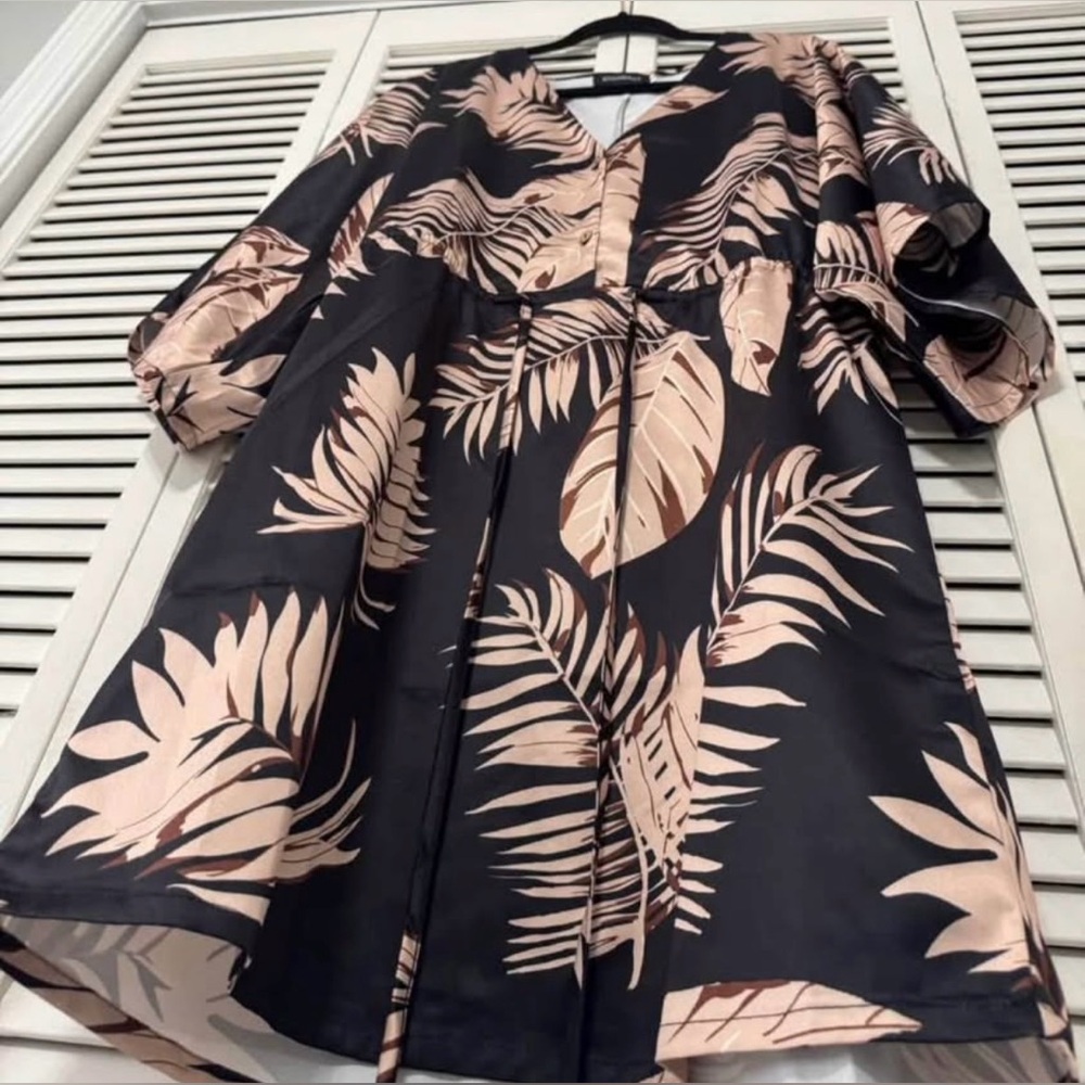 Dress - Picture 2 of 7